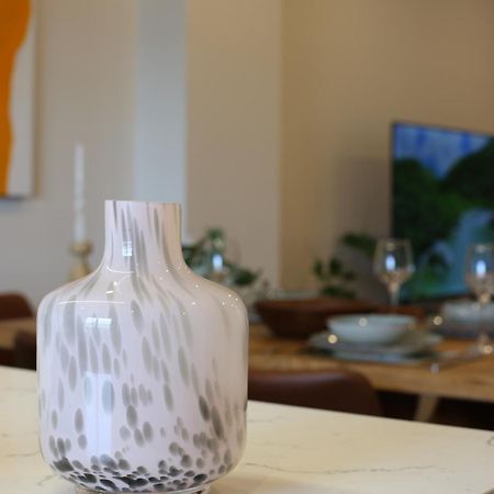 Cozy And Comfortable, Sunny Three-Storey Building Auckland Eksteriør bilde