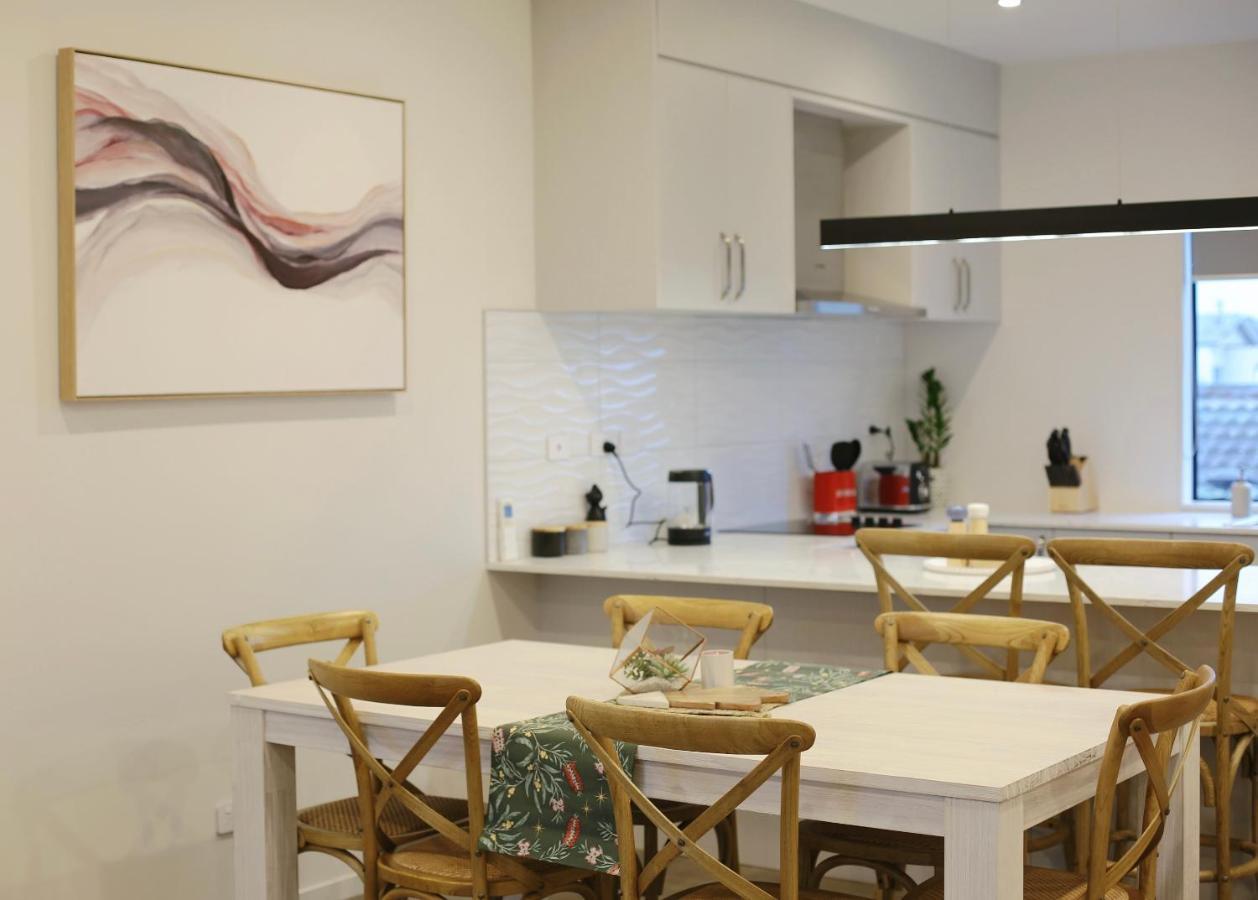 Cozy And Comfortable, Sunny Three-Storey Building Auckland Eksteriør bilde