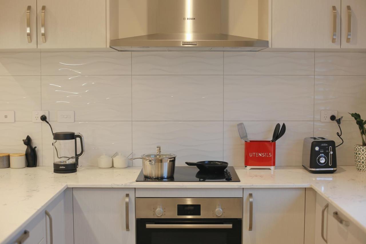 Cozy And Comfortable, Sunny Three-Storey Building Auckland Eksteriør bilde