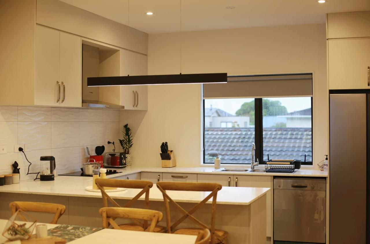 Cozy And Comfortable, Sunny Three-Storey Building Auckland Eksteriør bilde