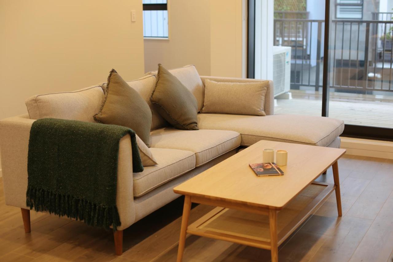 Cozy And Comfortable, Sunny Three-Storey Building Auckland Eksteriør bilde